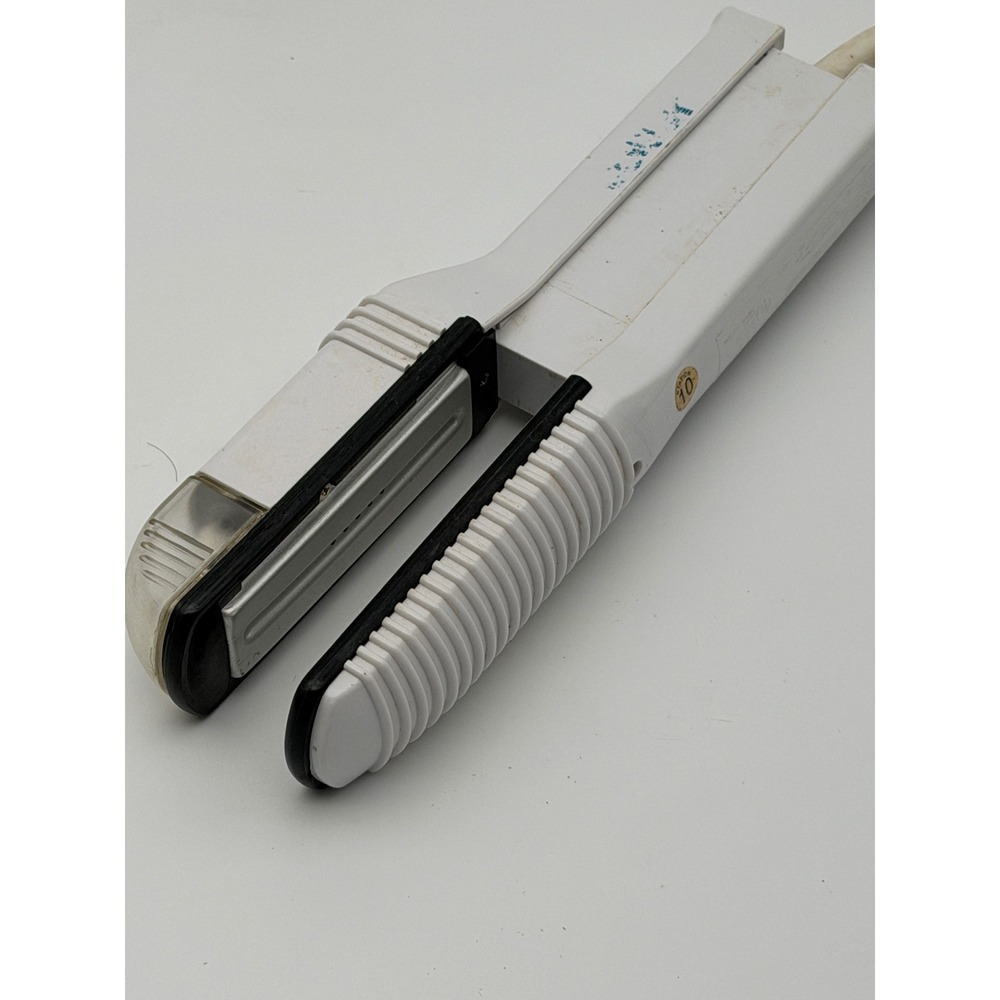 Conair SS6 Vintage Steam Hair Straightener Flat Iron Dual Voltage White